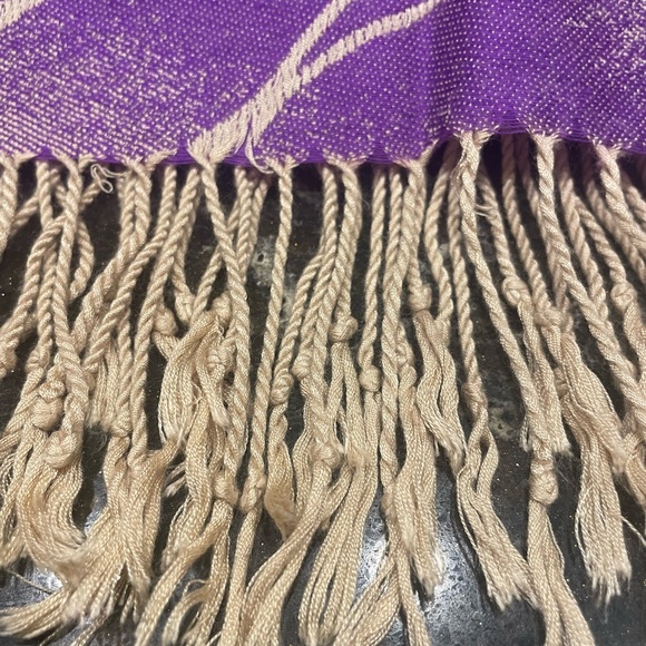 100 percent Cashmere pre loved gorgeous skarf- luxury style - Picture 10 of 15